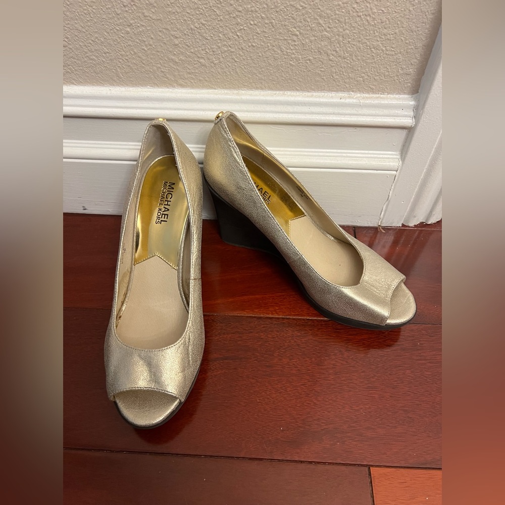 Michael Kors Gold Metallic Wedge Sz 7M